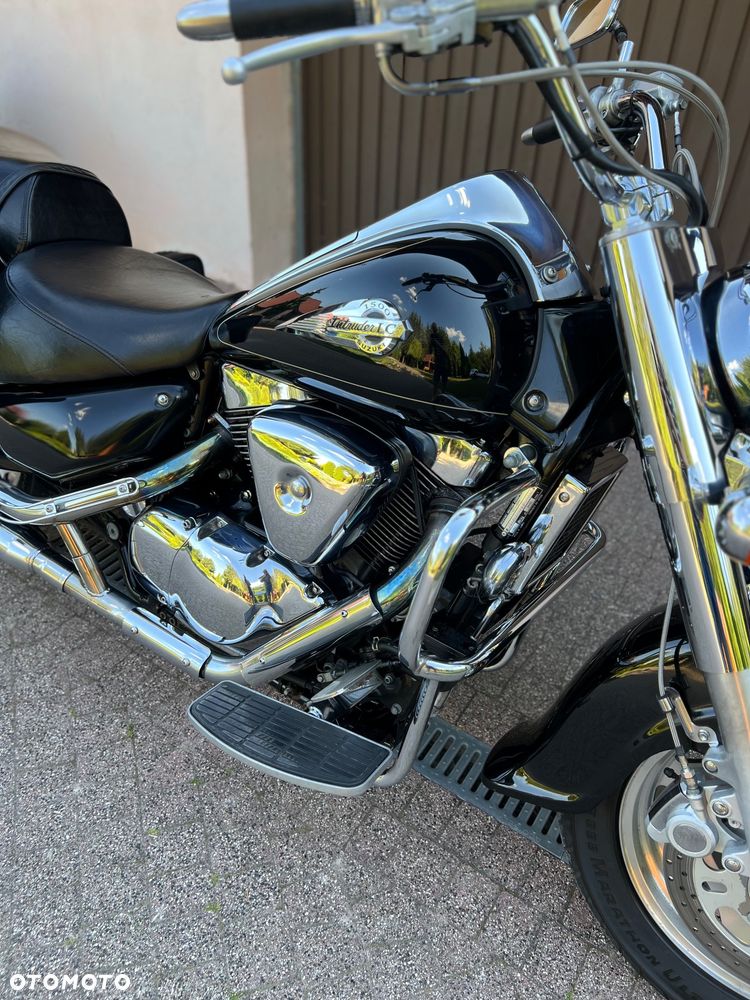 Suzuki Intruder - 11