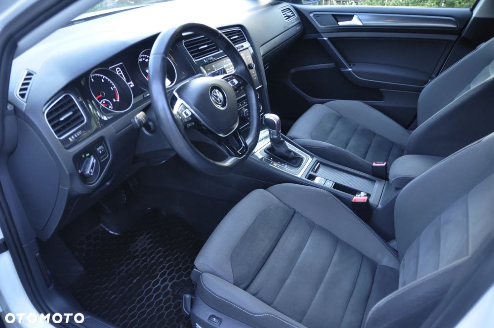 Volkswagen Golf - 5