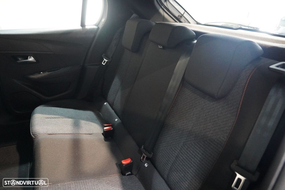 Peugeot 208 - 31