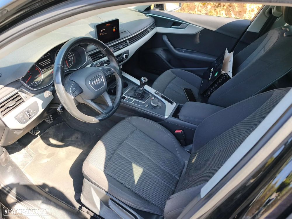 Audi A4 Avant 2.0 TDI Advance - 14