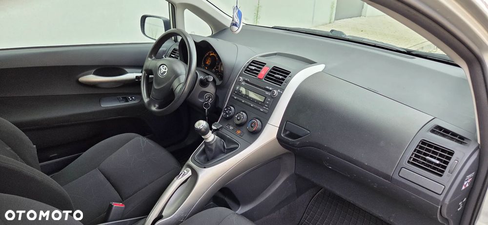 Toyota Auris 1.33 VVT-i Life - 37