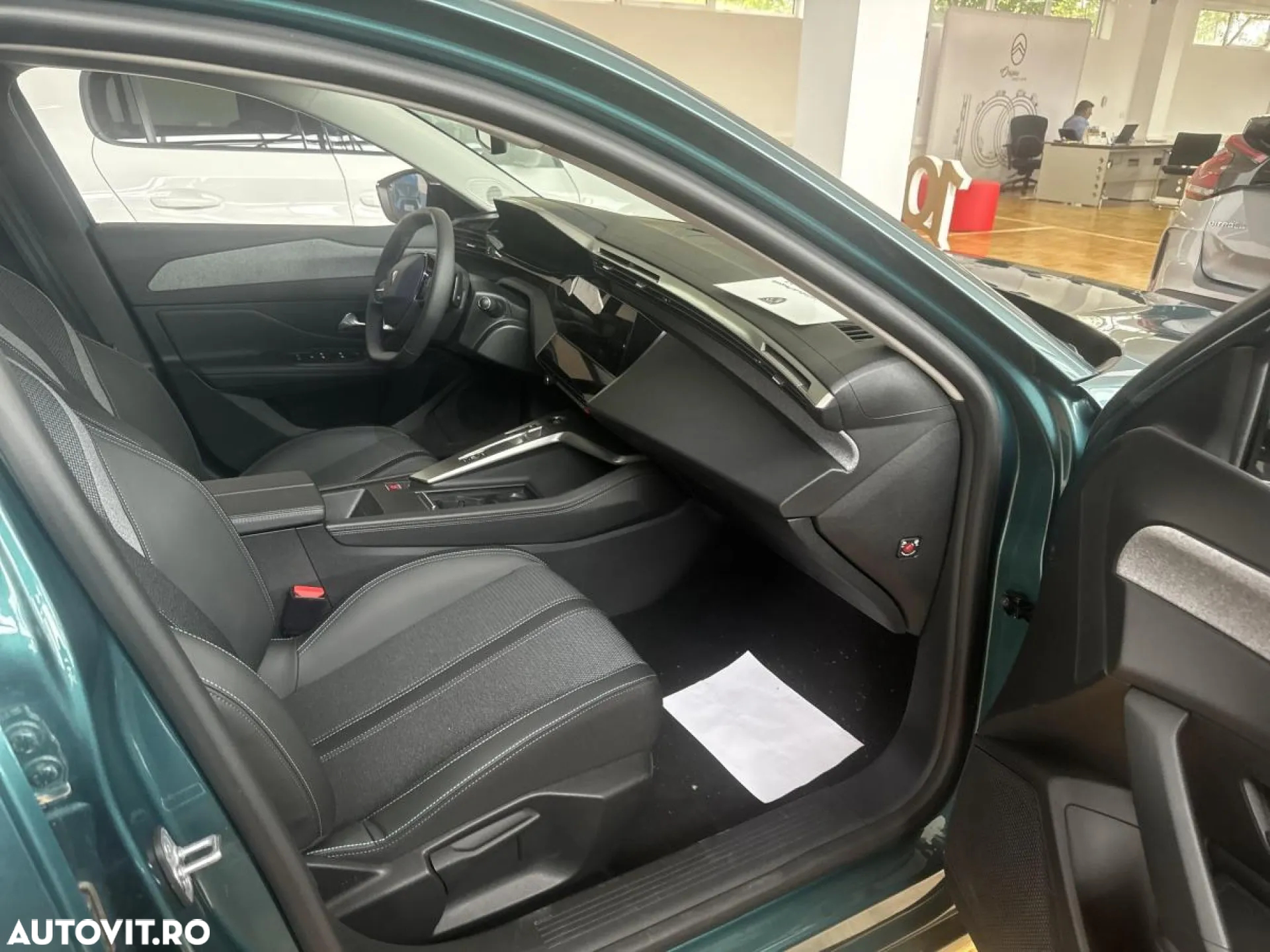 Peugeot 308 SW 1.2L PureTech S&S EAT8 Allure - 12