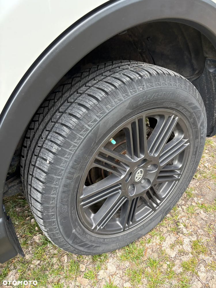 Toyota RAV4 Hybrid Premium 4x2 - 13