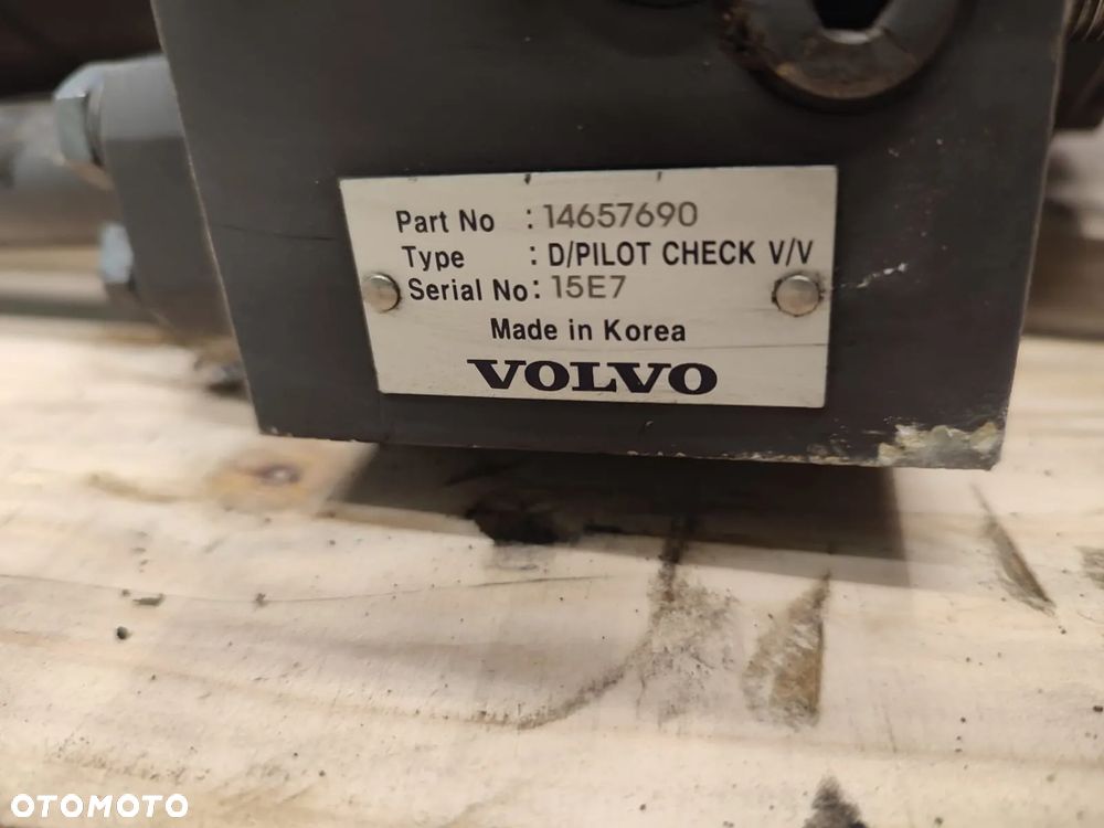 Siłownik hydrauliczny Volvo EC55C - 13