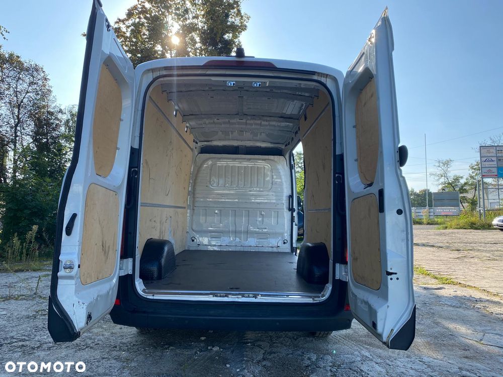 Maxus Deliver 9 - 28