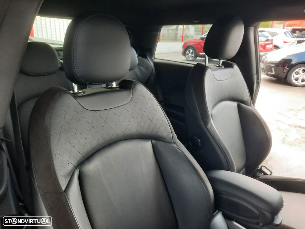 MINI 3 Portas Cooper SE Premium Extra Resolute Edition - 43