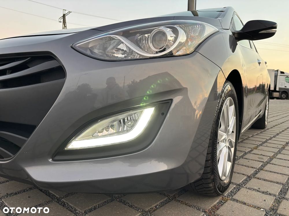 Hyundai i30 blue 1.6 CRDi Passion - 31