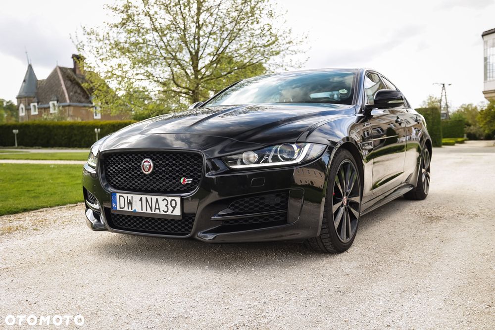 Jaguar XE 20d R-Sport - 14