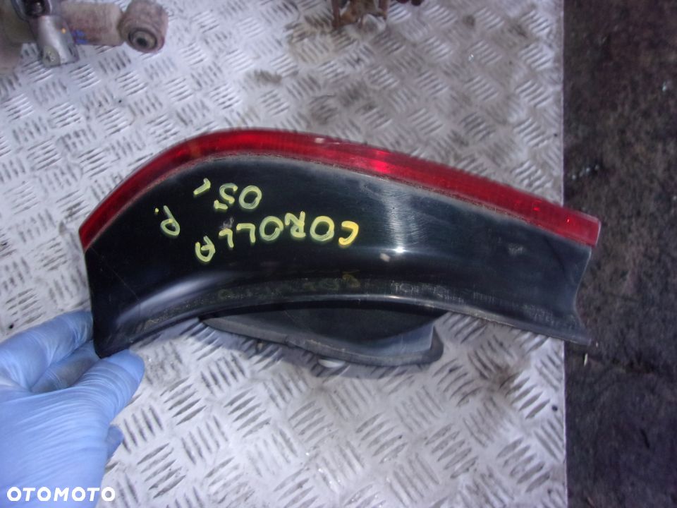 LAMPA TYŁ LEWA TOYOTA COROLLA E12 - 3
