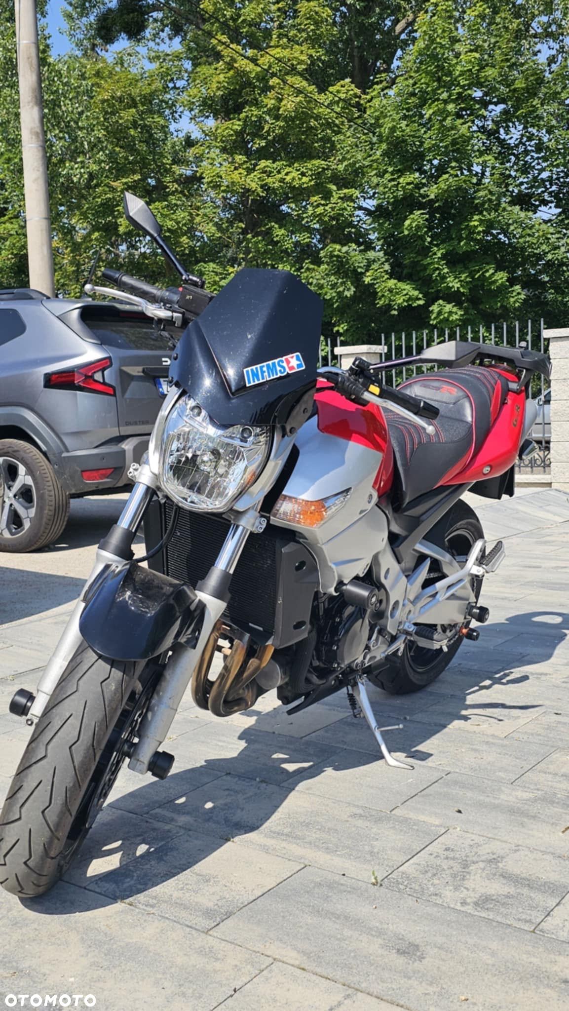 Suzuki GSR - 1