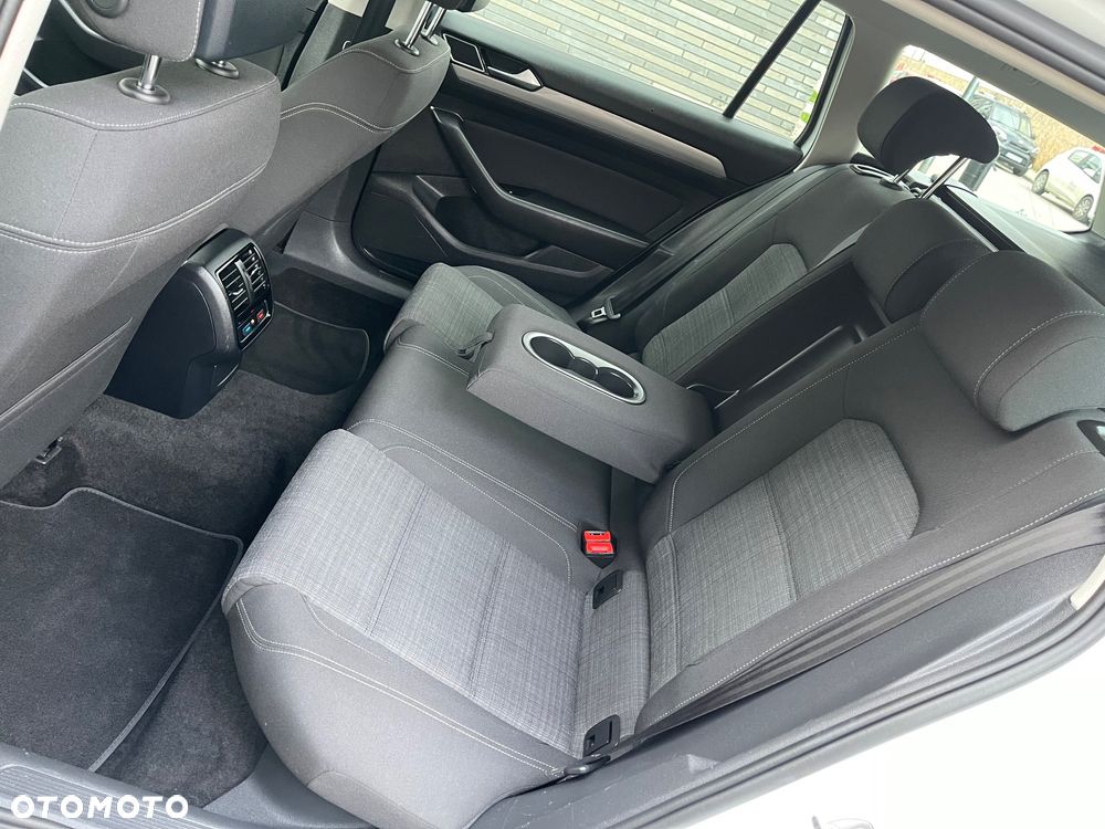 Volkswagen Passat 2.0 TDI EVO Business DSG - 27