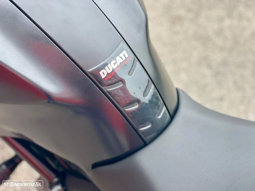 Ducati Monster 696 + - 10