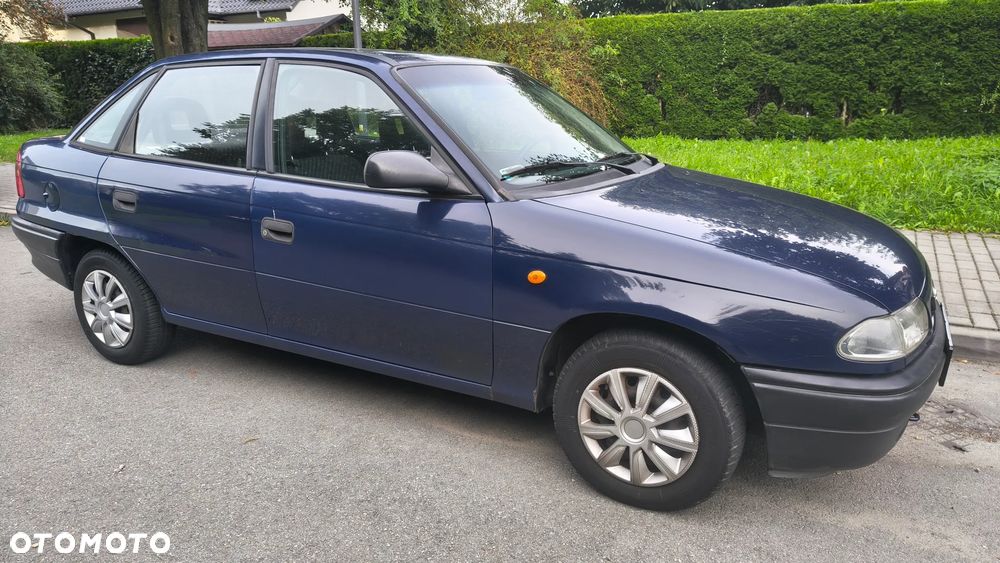 Opel Astra 1.4 Base - 2