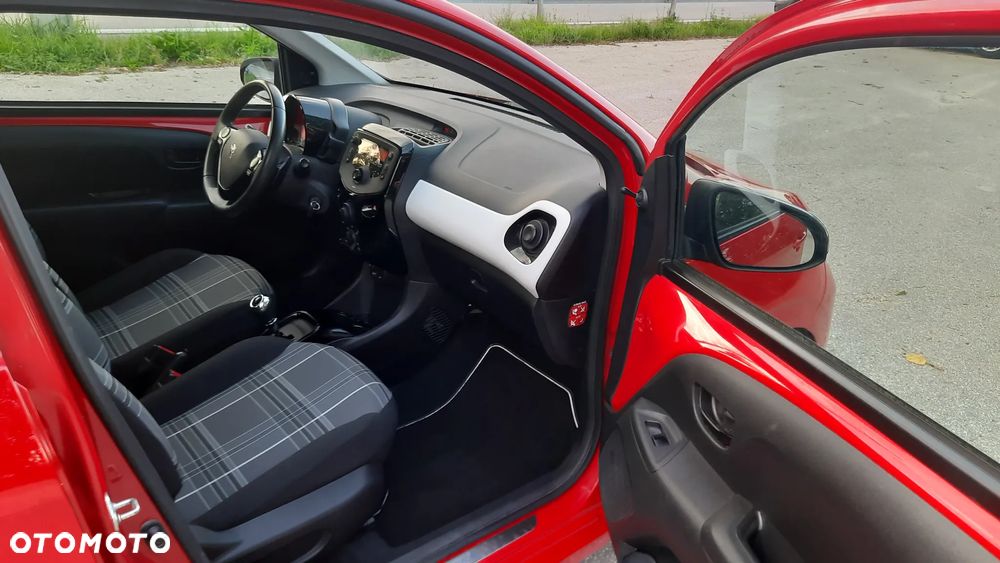 Peugeot 108 VTI 68 ETG5 Top Allure - 29