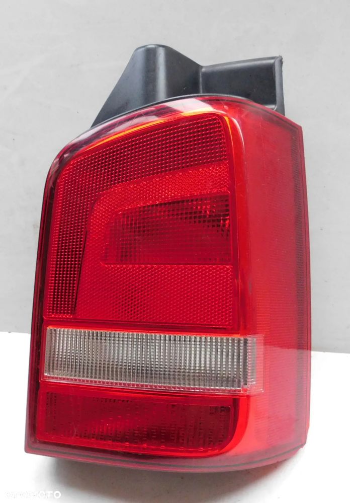 lampa prawa tył VW T5 lift - 1