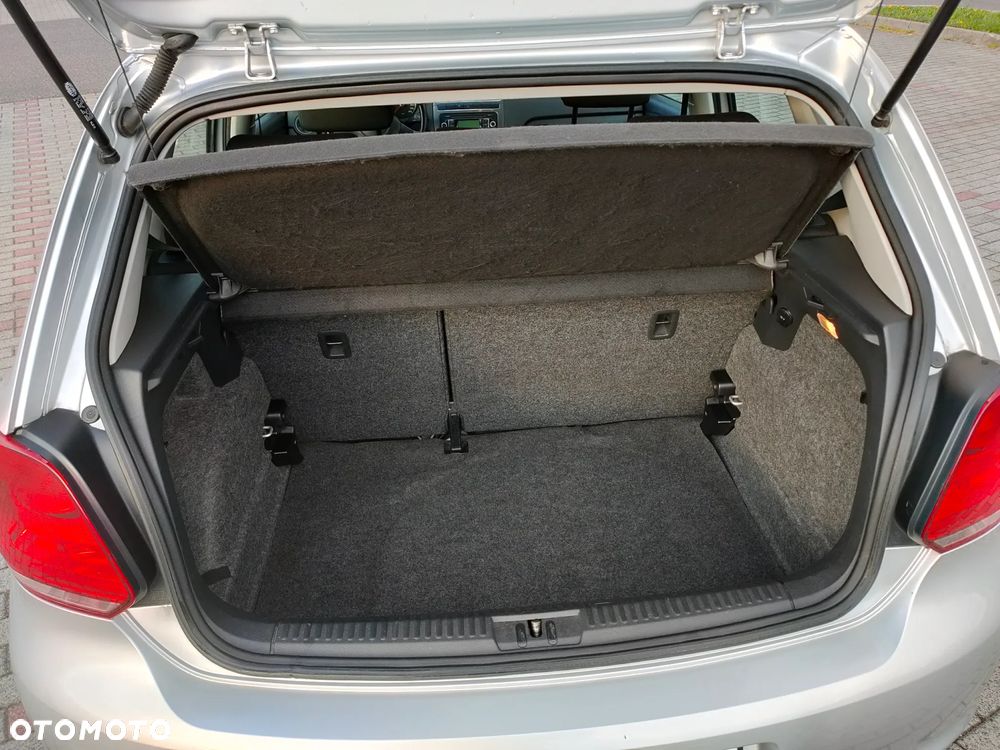 Volkswagen Polo 1.4 16V Comfortline DSG - 10