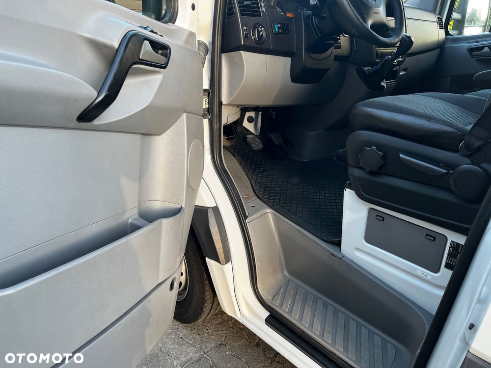 Mercedes-Benz Sprinter - 9