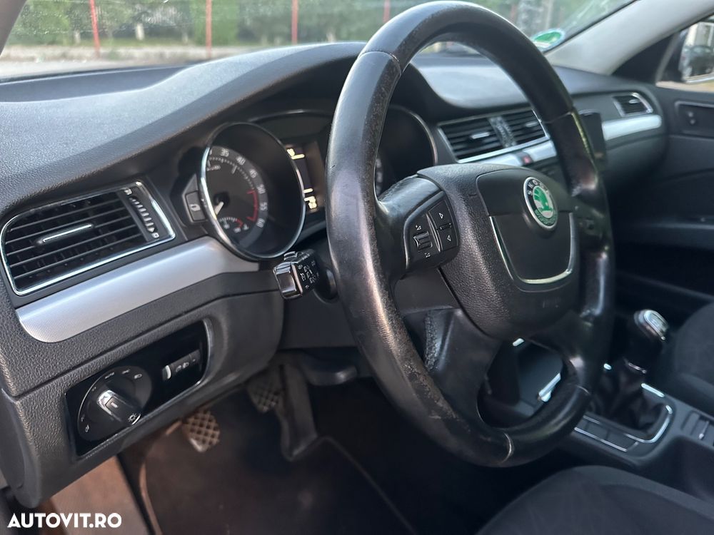 Skoda Superb 2.0 TDI Ambition - 16