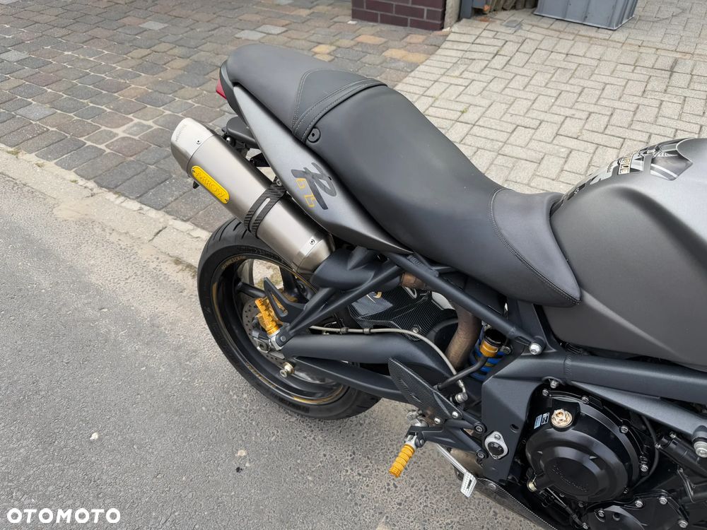 Triumph Street Triple - 27