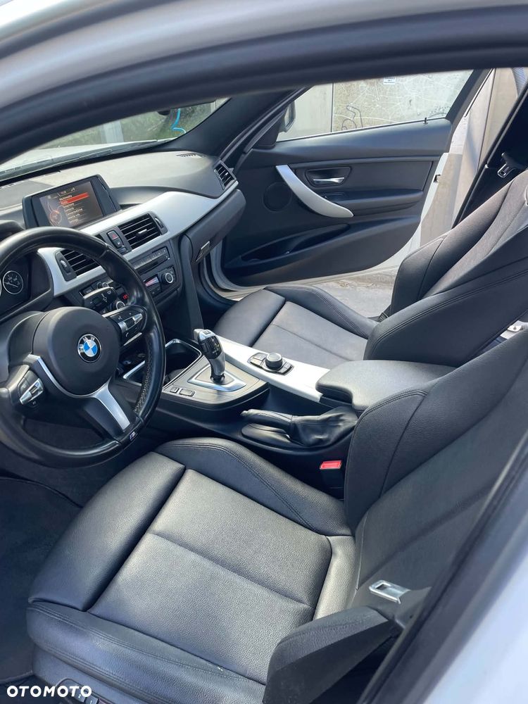 BMW Seria 3 320i xDrive - 4
