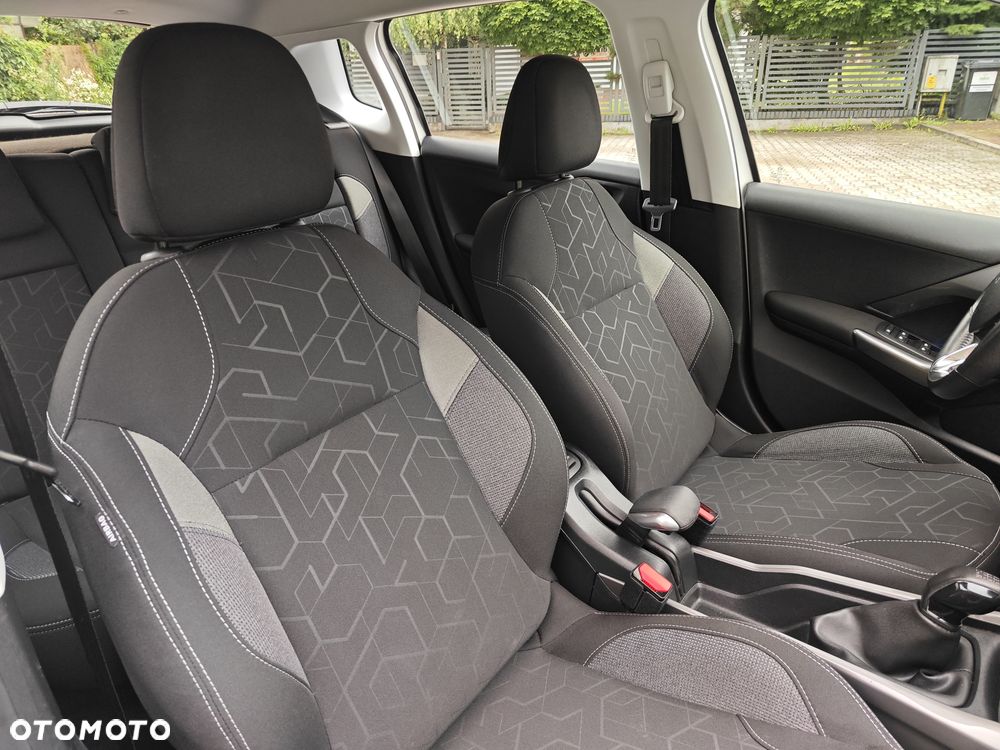 Peugeot 2008 1.2 Pure Tech Active S&S - 21
