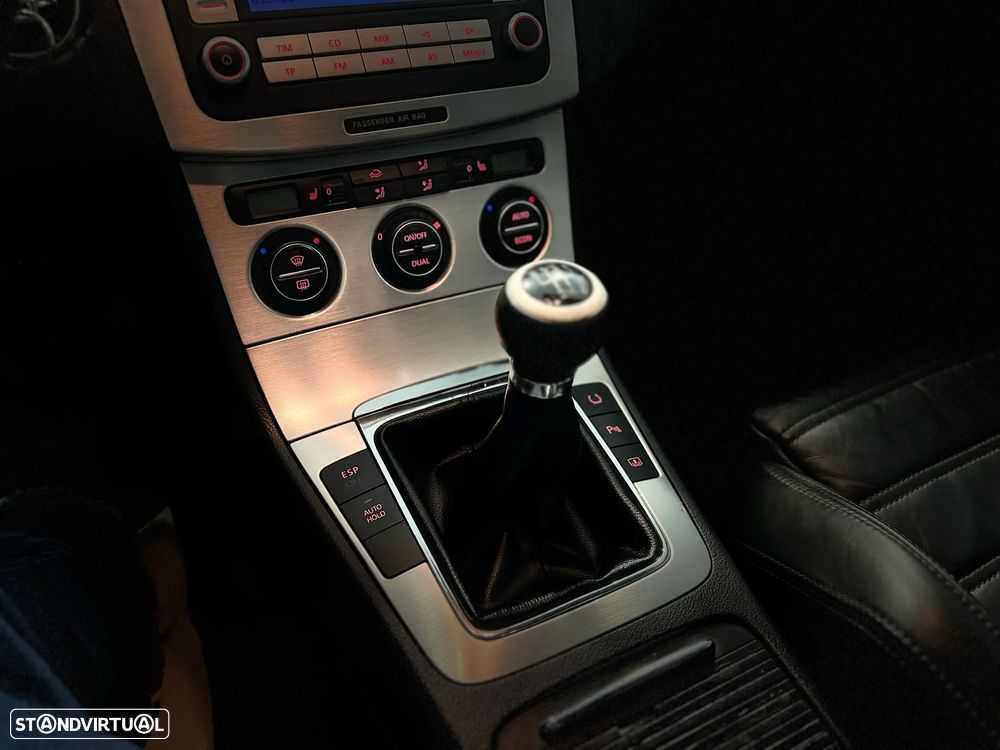 VW Passat 2.0 TDI Highline - 15