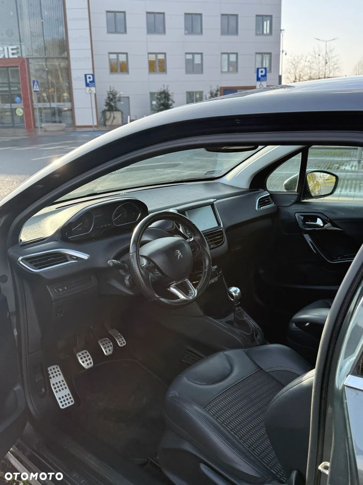Peugeot 208 - 4
