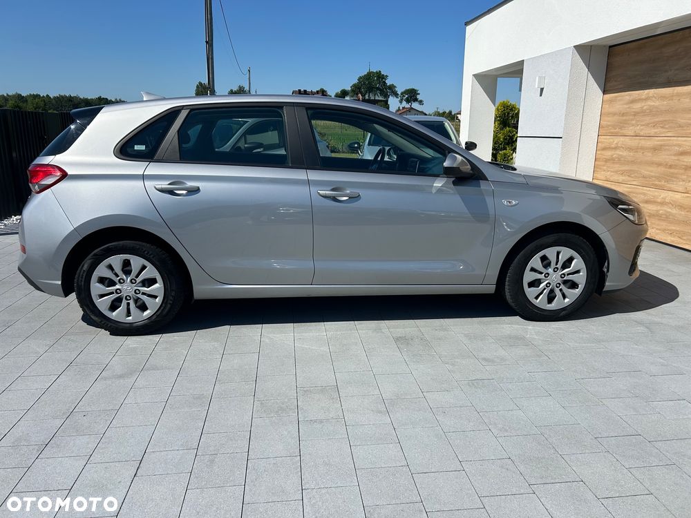Hyundai i30 1.5 DPI Classic + - 8