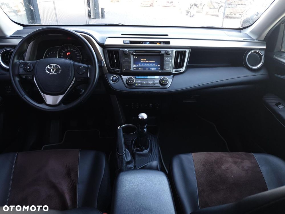 Toyota RAV4 2.0 D-4D Premium - 24