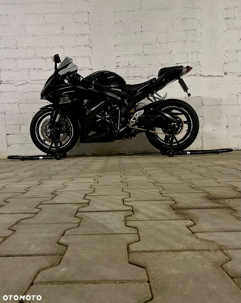 Suzuki GSX-R - 1