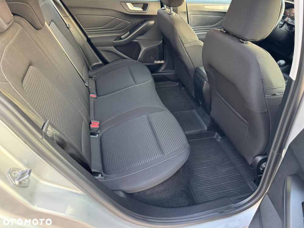Ford Focus 1.0 EcoBoost Titanium - 12