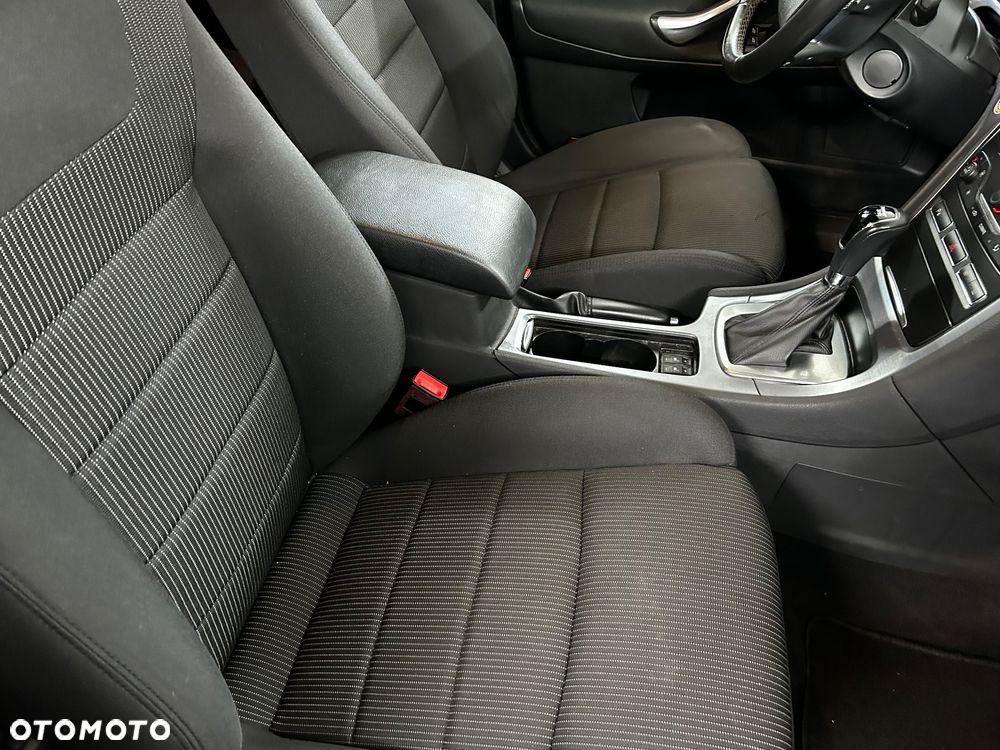 Ford Mondeo - 32