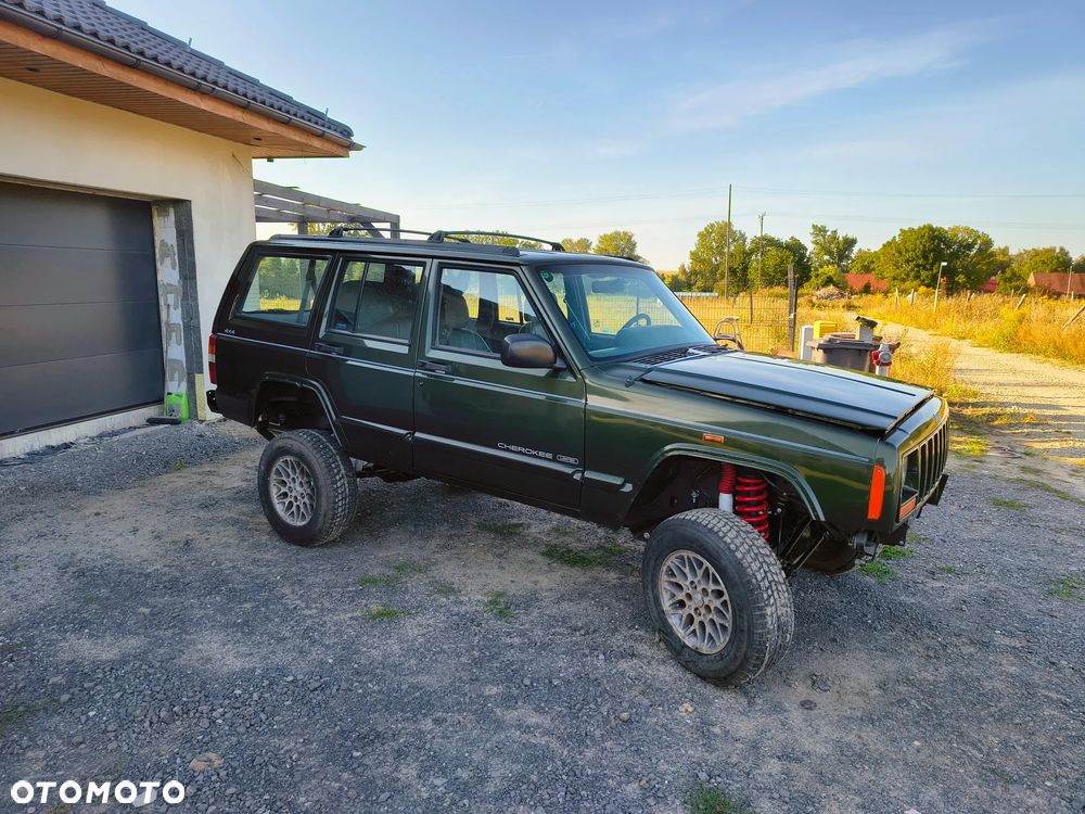 Jeep Cherokee - 3