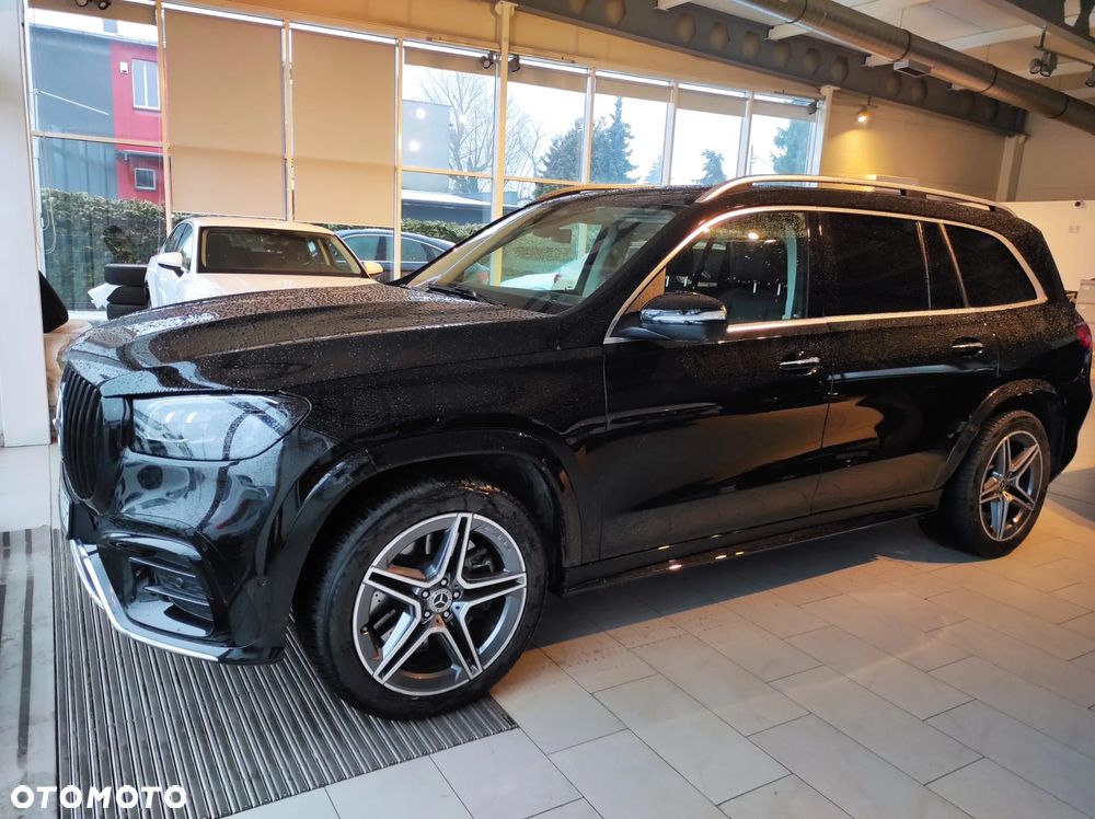 Mercedes-Benz GLS - 12
