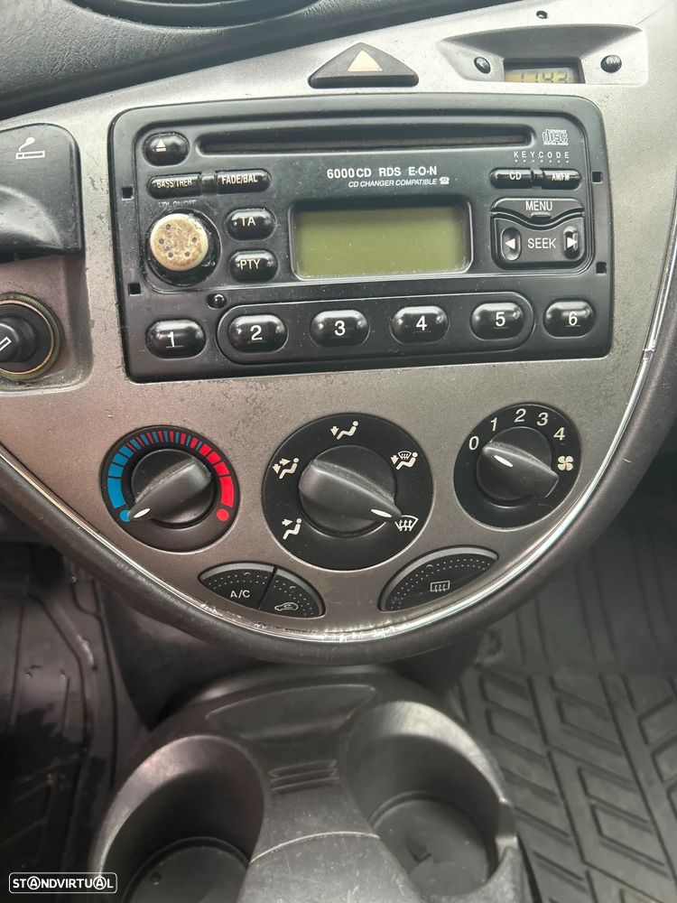 Ford Focus 1.8 TDdi Ambiente - 6