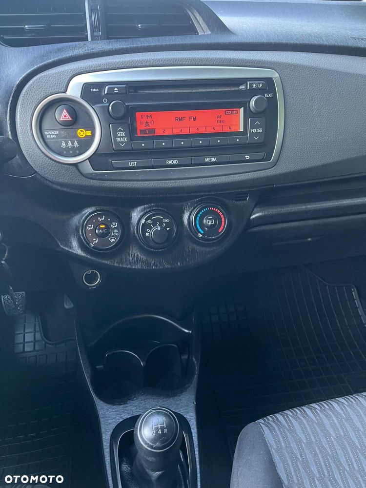 Toyota Yaris 1.0 Terra A/C - 13
