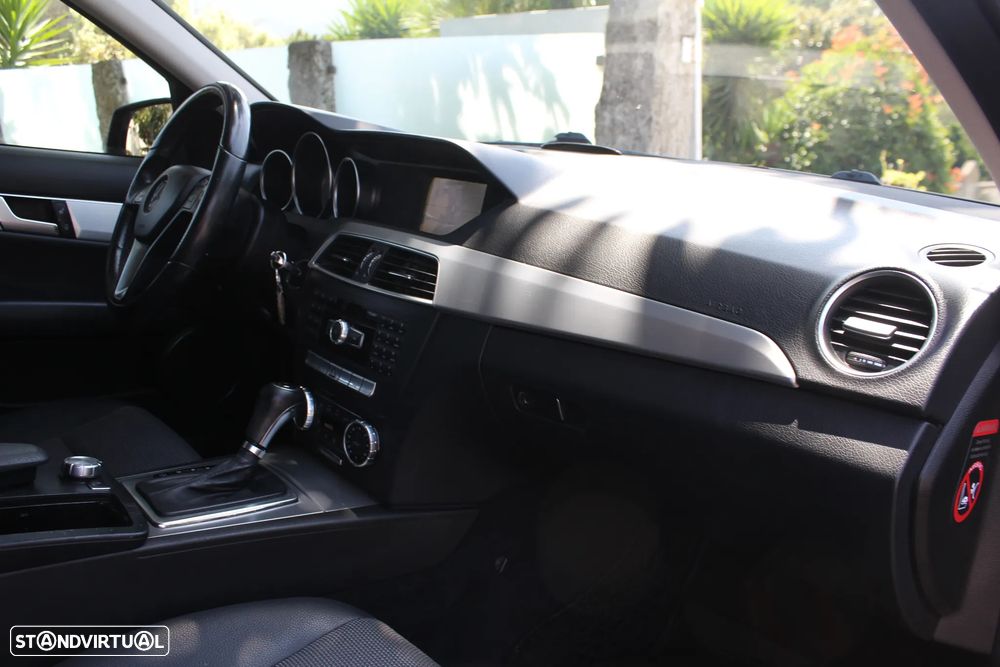 Mercedes-Benz C 220 Station CDI DPF Auto BlueEFFICIENCY Avantgarde - 23
