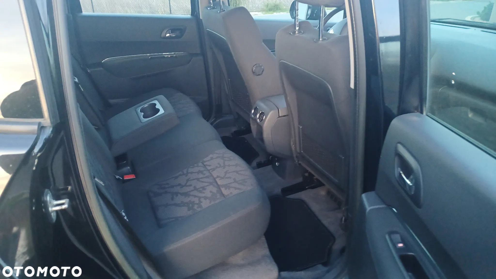 Peugeot 3008 1.6 HDi Active - 6