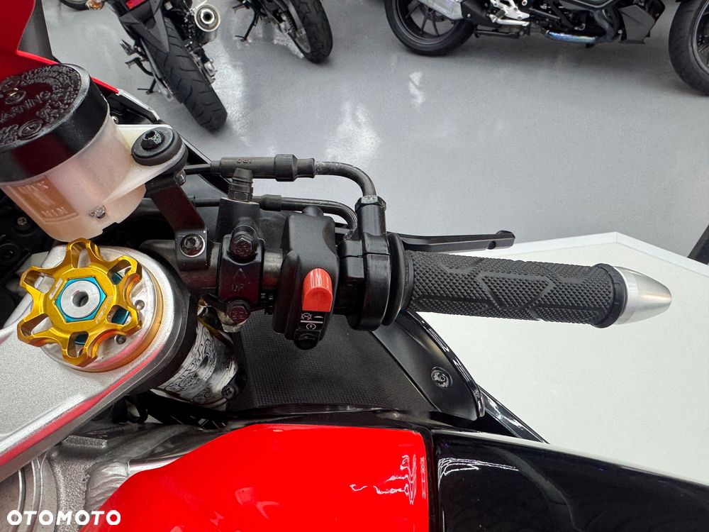 Aprilia RSV - 24