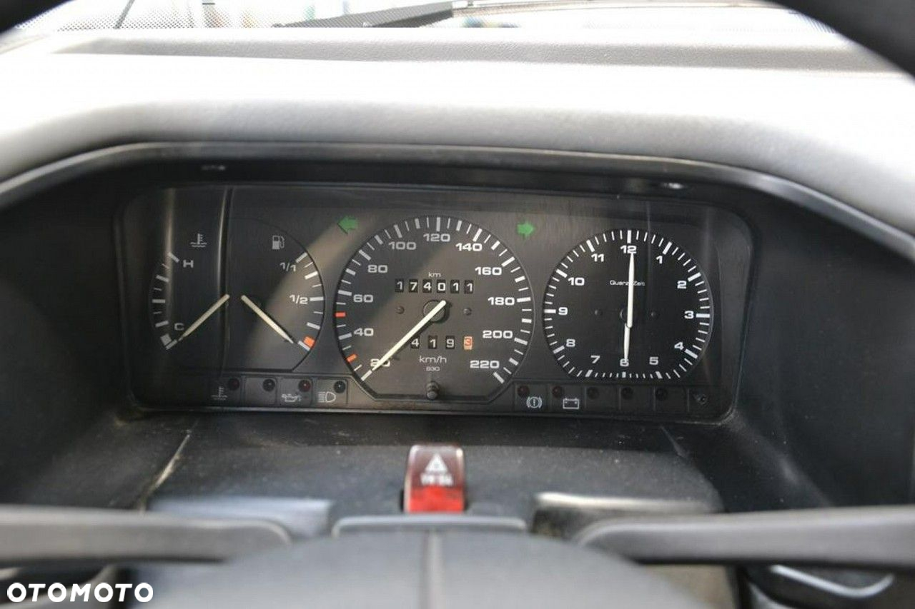 Volkswagen Transporter - 24