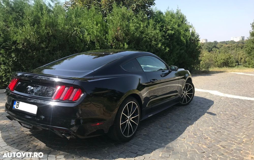 Ford Mustang 2.3 Eco Boost Aut. - 3