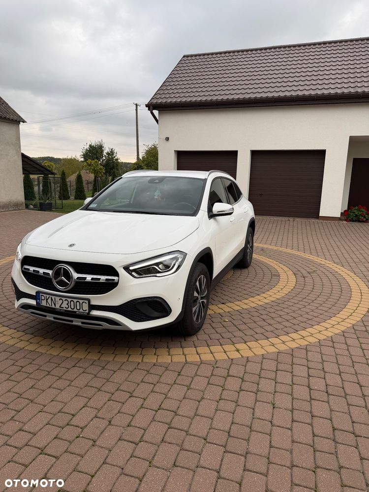 Mercedes-Benz GLA - 11