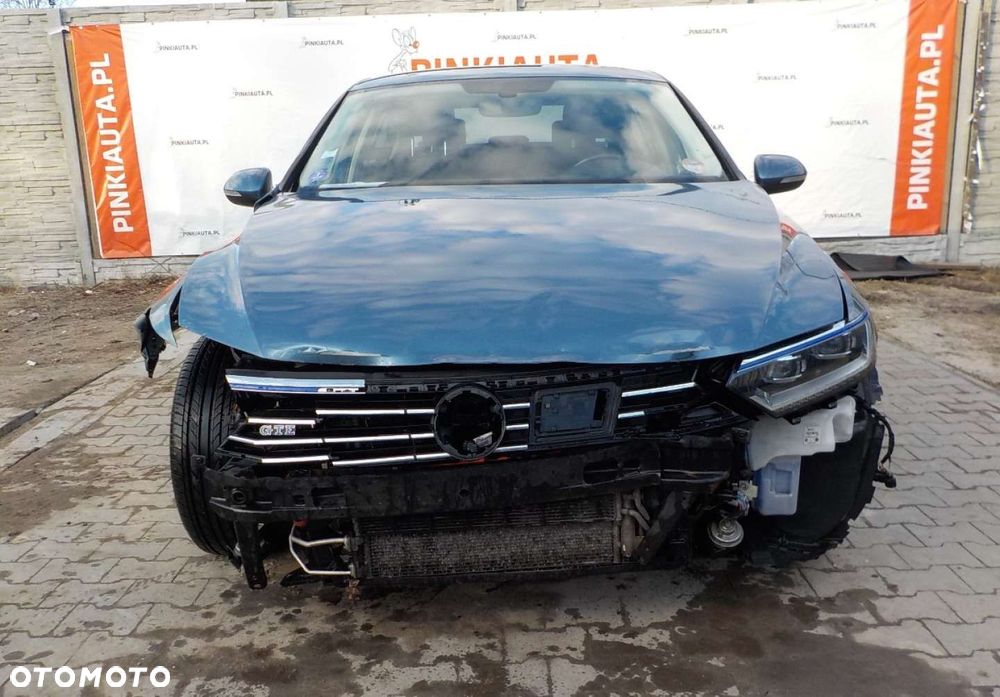 Volkswagen Passat - 2