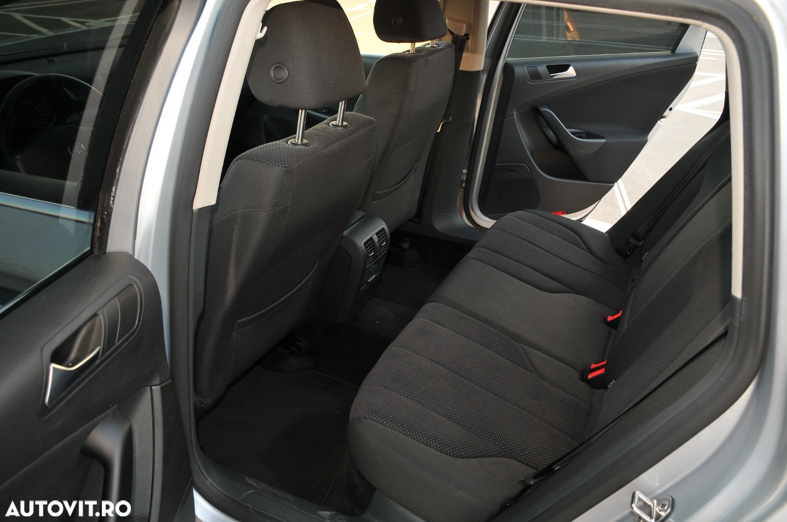 Volkswagen Passat Variant 2.0 TDI Blue TDI DSG Comfortline - 16