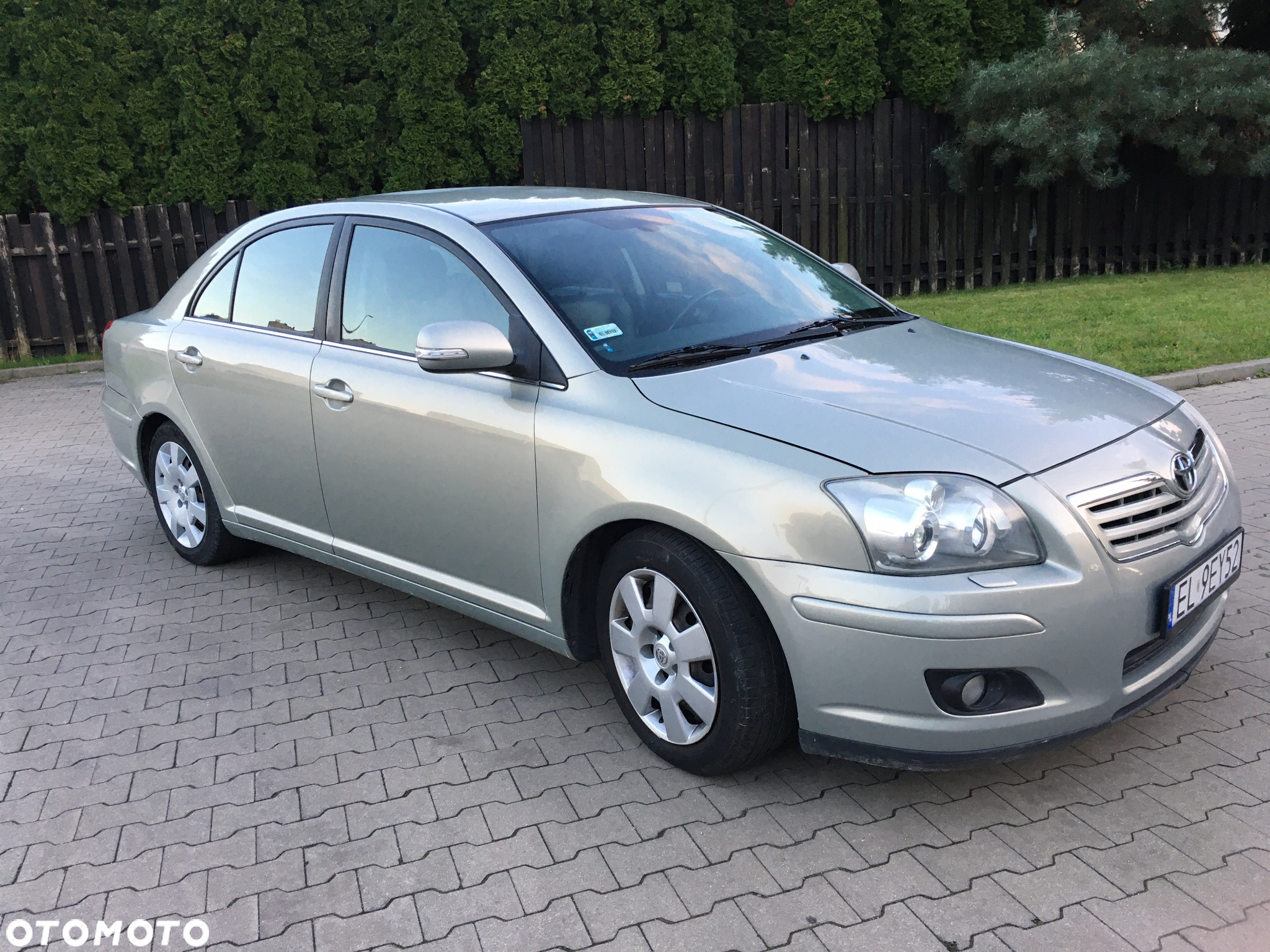 Toyota Avensis 2.0 VVT-i Prestige Premium - 2