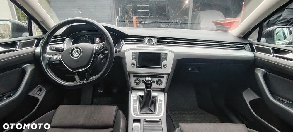 Volkswagen Passat 1.8 TSI BMT Comfortline - 9