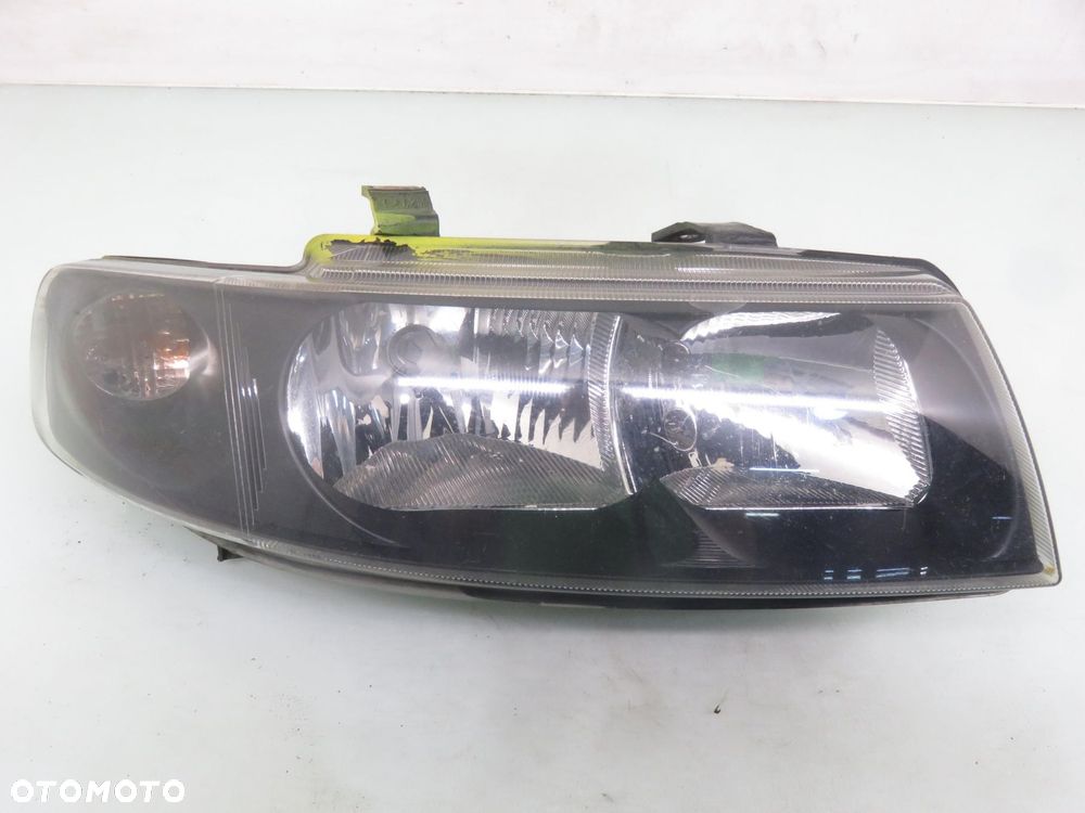 LAMPA PRAWA PRZEDNIA SEAT TOLEDO II 1M1941016 - 1