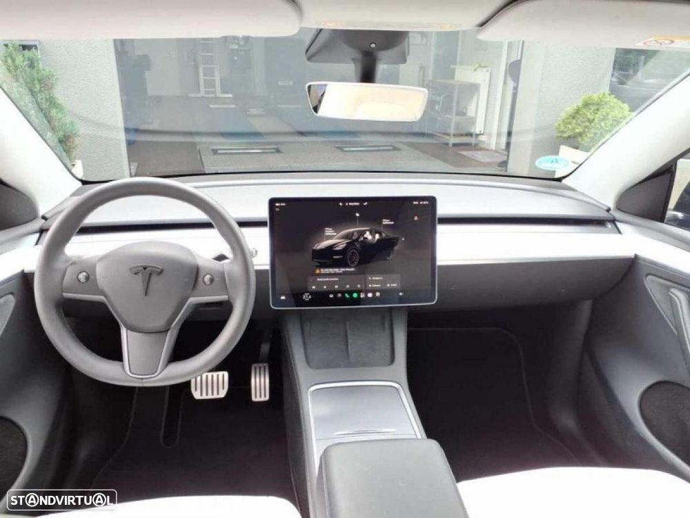 Tesla Model Y Performance Dual Motor AWD - 6