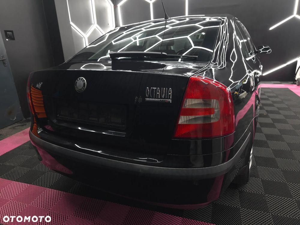 Skoda Octavia 1.6 Ambiente - 4