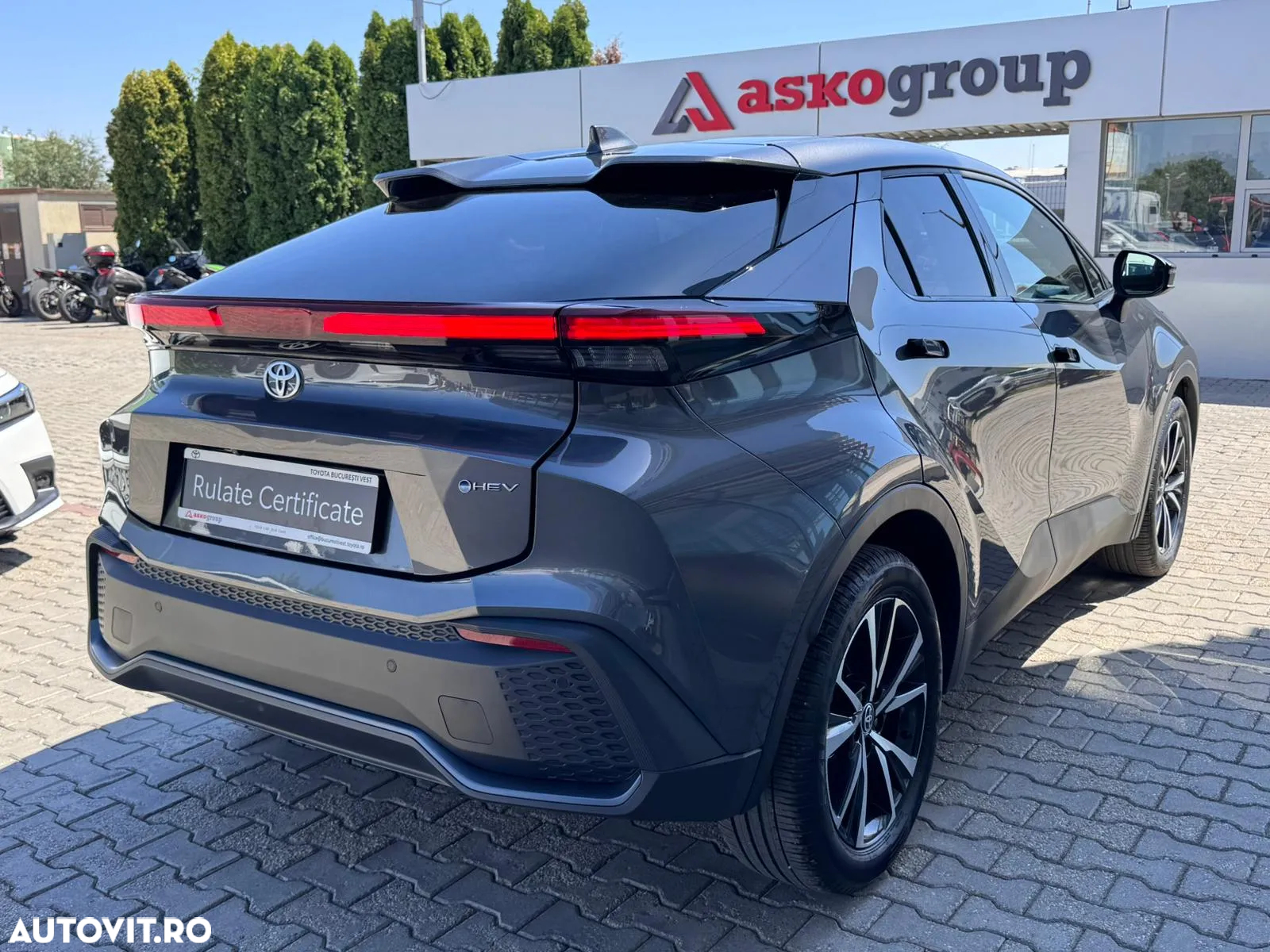 Toyota C-HR ver-1-8-hev-140-cp-4x2-cvt-dynamic - 8